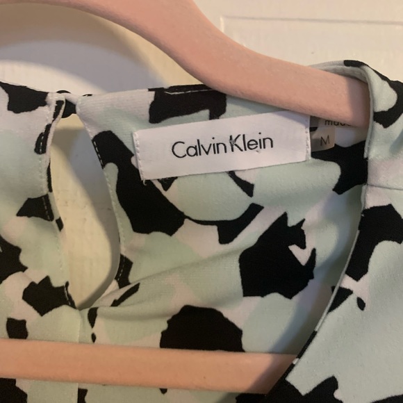 Calvin Klein polyester/spandex sleeveless top - Picture 3 of 4